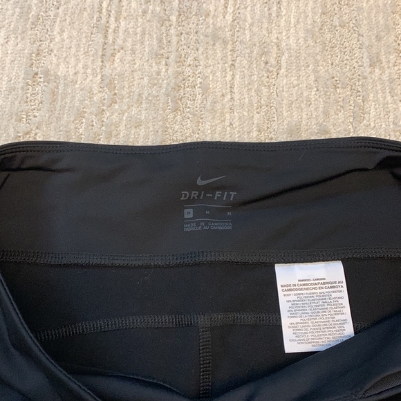 Nike Dry Fit Running Crops - Picture 4 of 6